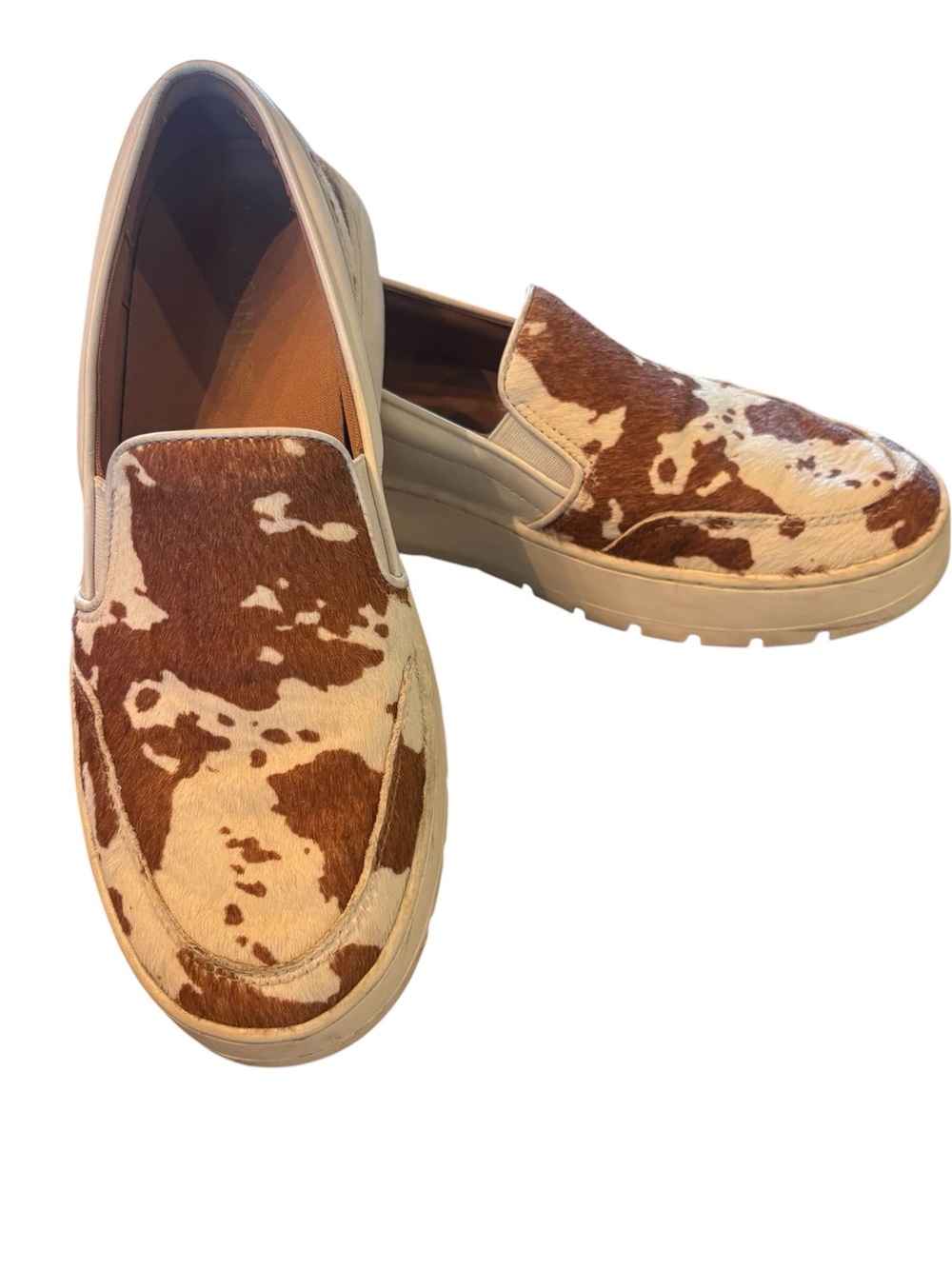 Vionic Dinora Slip-On Sneakers in a cow print, size 7, Western Chic Homestead